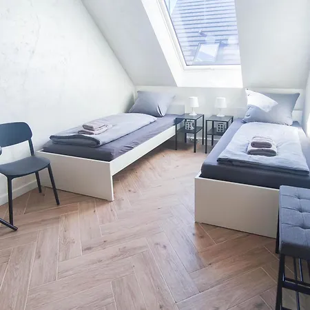 Alfa Doppelzimmer Teekueche Porsche Bosch L Gemeinschaftsbad Wifi Smarttv L Double With Kitchenette And Shared Bathroom Bs21a8 Stuttgart