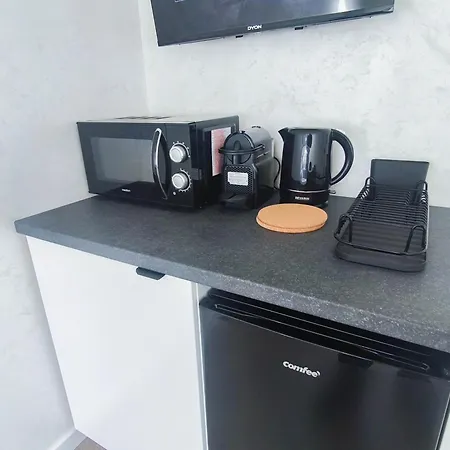 Privatunterkunft Alfa Doppelzimmer Teeküche Porsche Bosch L Gemeinschaftsbad Wifi Smarttv L Double With Kitchenette&shared Bathroom Bs21a8 *