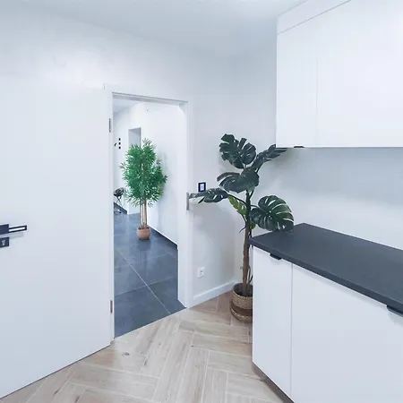 Alfa Doppelzimmer Teeküche Porsche Bosch L Gemeinschaftsbad Wifi Smarttv L Double With Kitchenette&shared Bathroom Bs21a8 Privatunterkunft Stuttgart