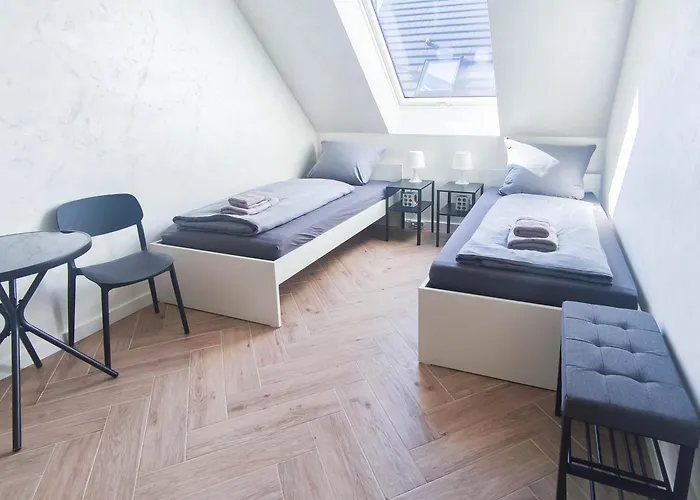 Alfa Doppelzimmer Teekueche Porsche Bosch L Gemeinschaftsbad Wifi Smarttv L Double With Kitchenette And Shared Bathroom Bs21a8 Stuttgart