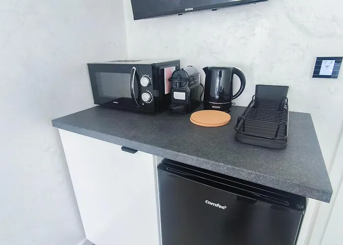 Privat bolig Alfa Doppelzimmer Teekueche Porsche Bosch L Gemeinschaftsbad Wifi Smarttv L Double With Kitchenette And Shared Bathroom Bs21a8 *