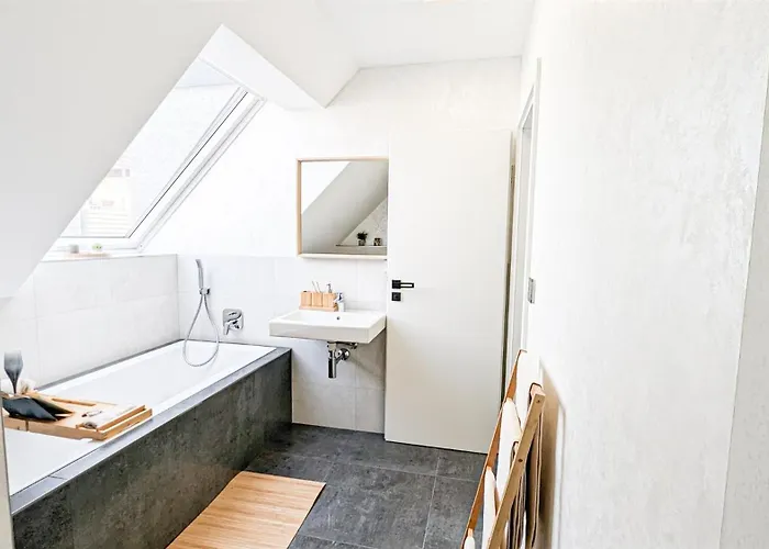 Alfa Doppelzimmer Teekueche Porsche Bosch L Gemeinschaftsbad Wifi Smarttv L Double With Kitchenette And Shared Bathroom Bs21a8 Privat bolig Stuttgart