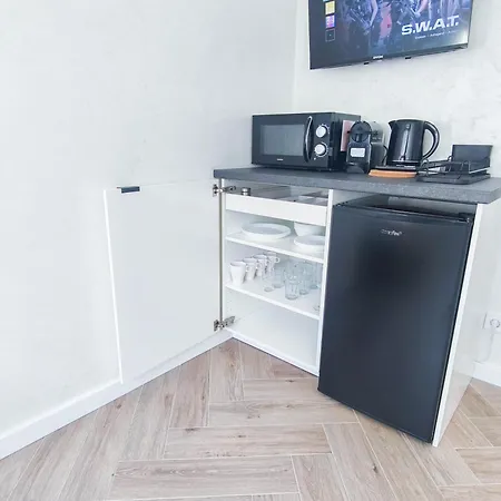 Alloggio in famiglia Alfa Doppelzimmer Teekueche Porsche Bosch L Gemeinschaftsbad Wifi Smarttv L Double With Kitchenette And Shared Bathroom Bs21a8 Stoccarda